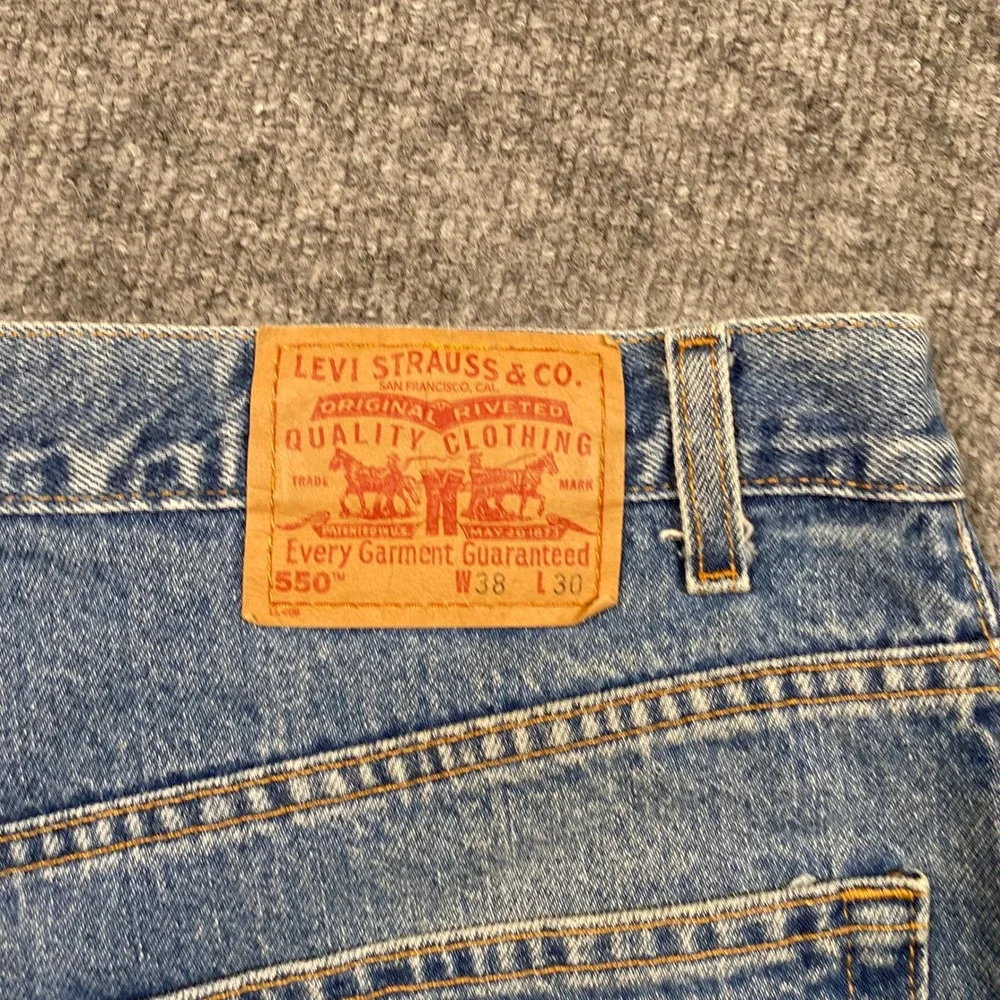 Levis 550 Vintage Relaxed Fit Tapered‎ Leg Jeans Mens 38x30 Blue Denim